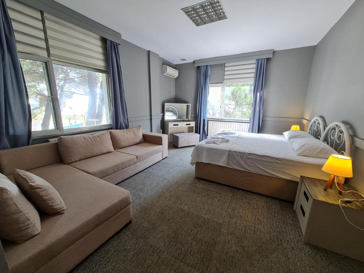 Sporkoey Hotel & Beach Club Darica  Bagian luar foto