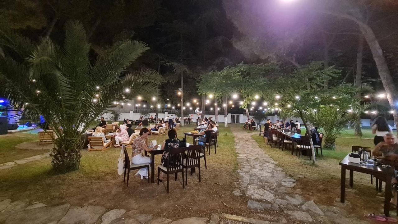 Sporkoey Hotel & Beach Club Darica  Bagian luar foto