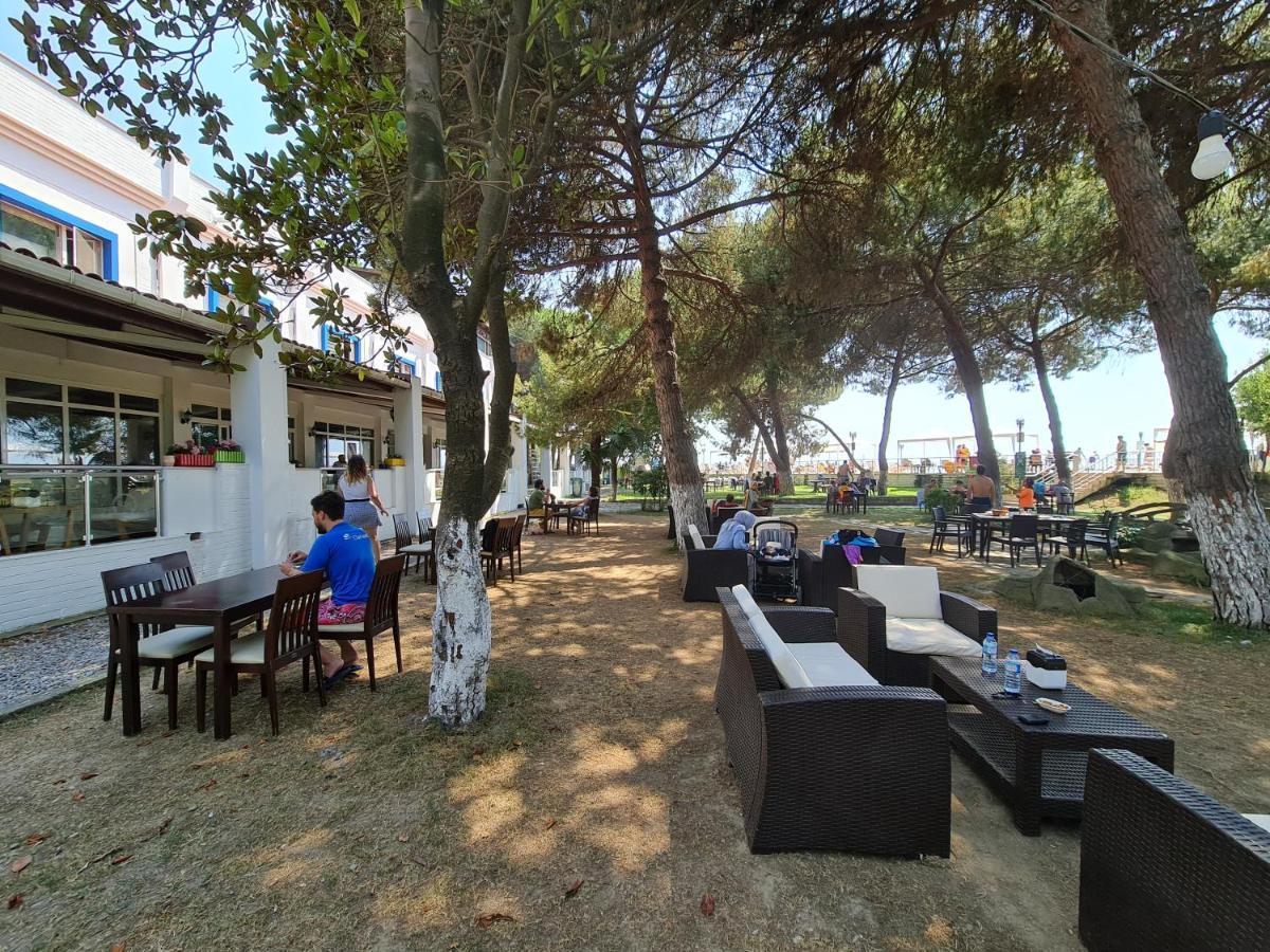 Sporkoey Hotel & Beach Club Darica  Bagian luar foto