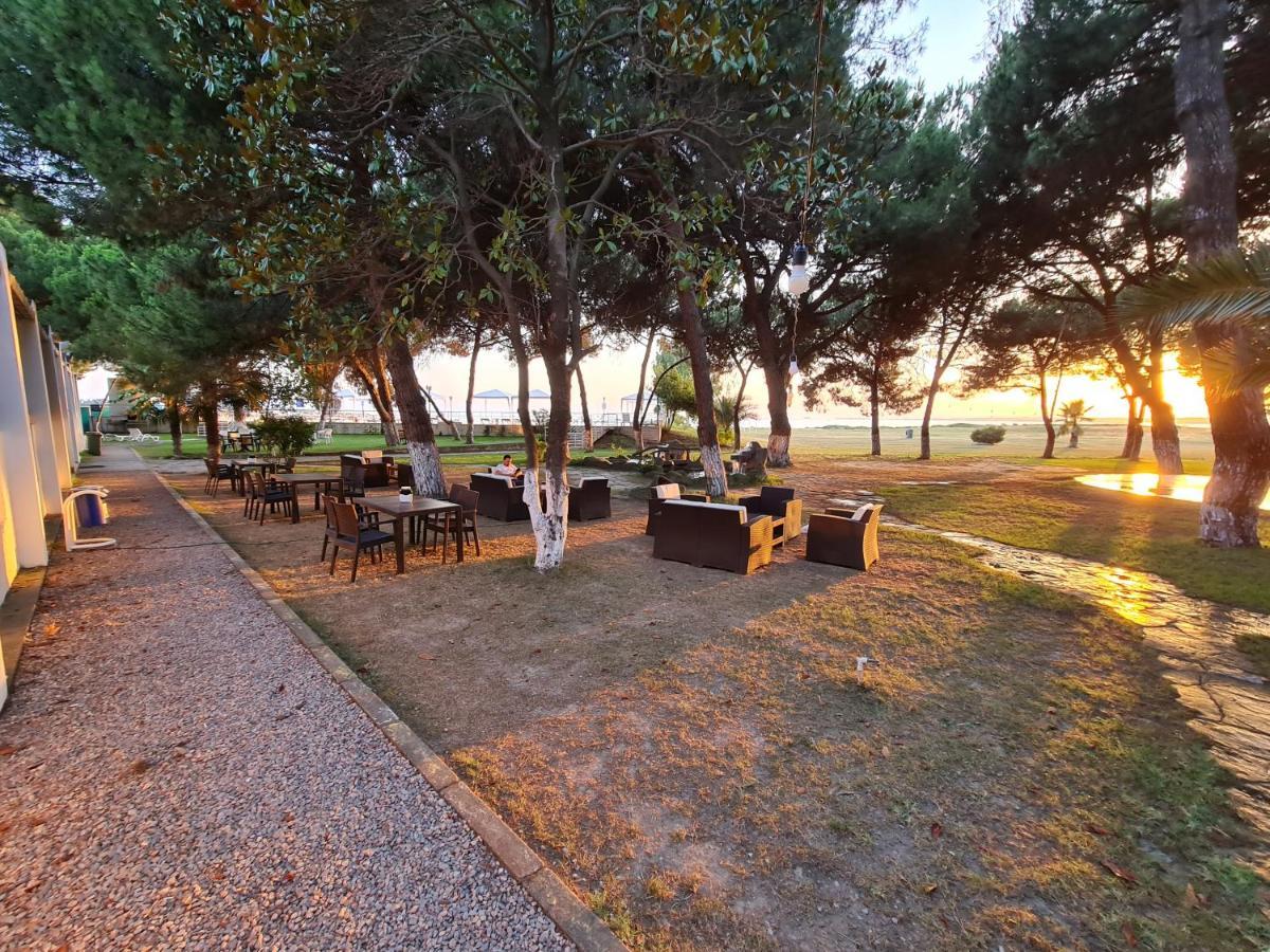 Sporkoey Hotel & Beach Club Darica  Bagian luar foto
