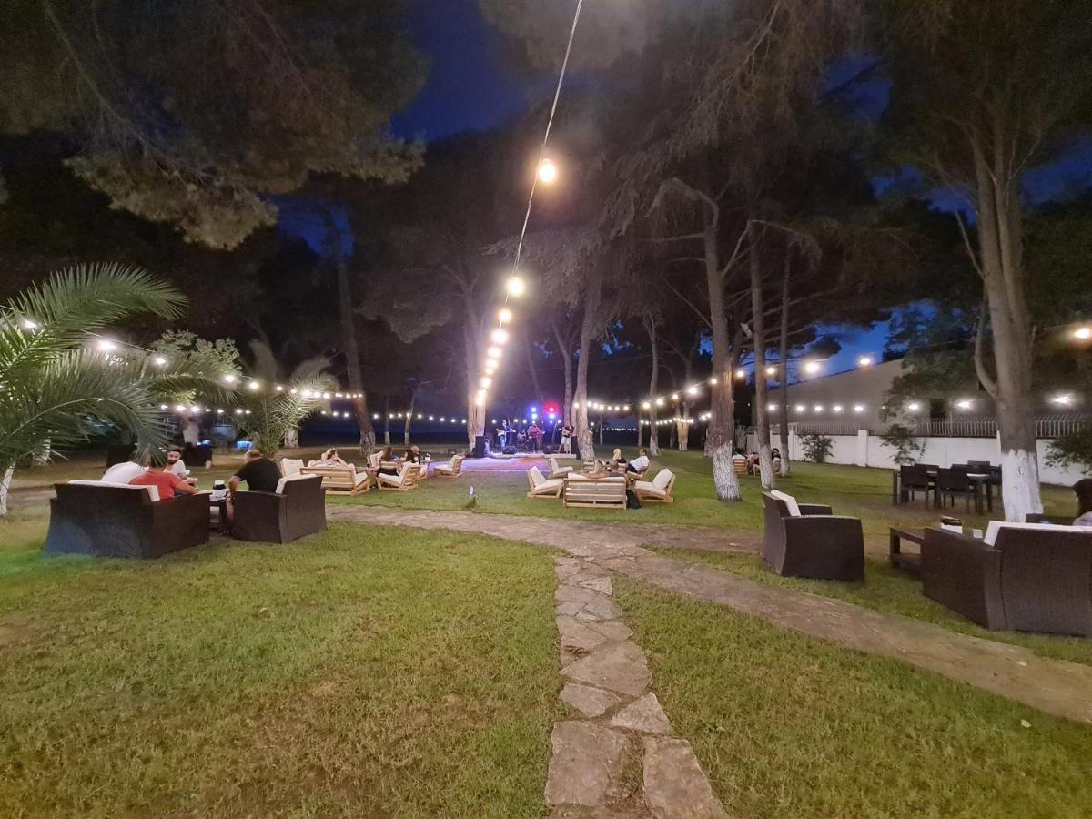 Sporkoey Hotel & Beach Club Darica  Bagian luar foto