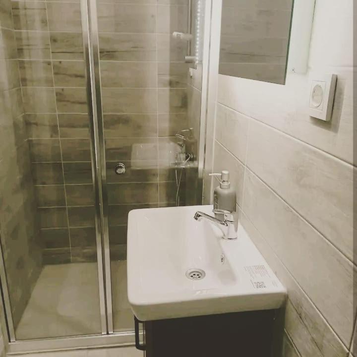 Sporkoey Hotel & Beach Club Darica  Bagian luar foto